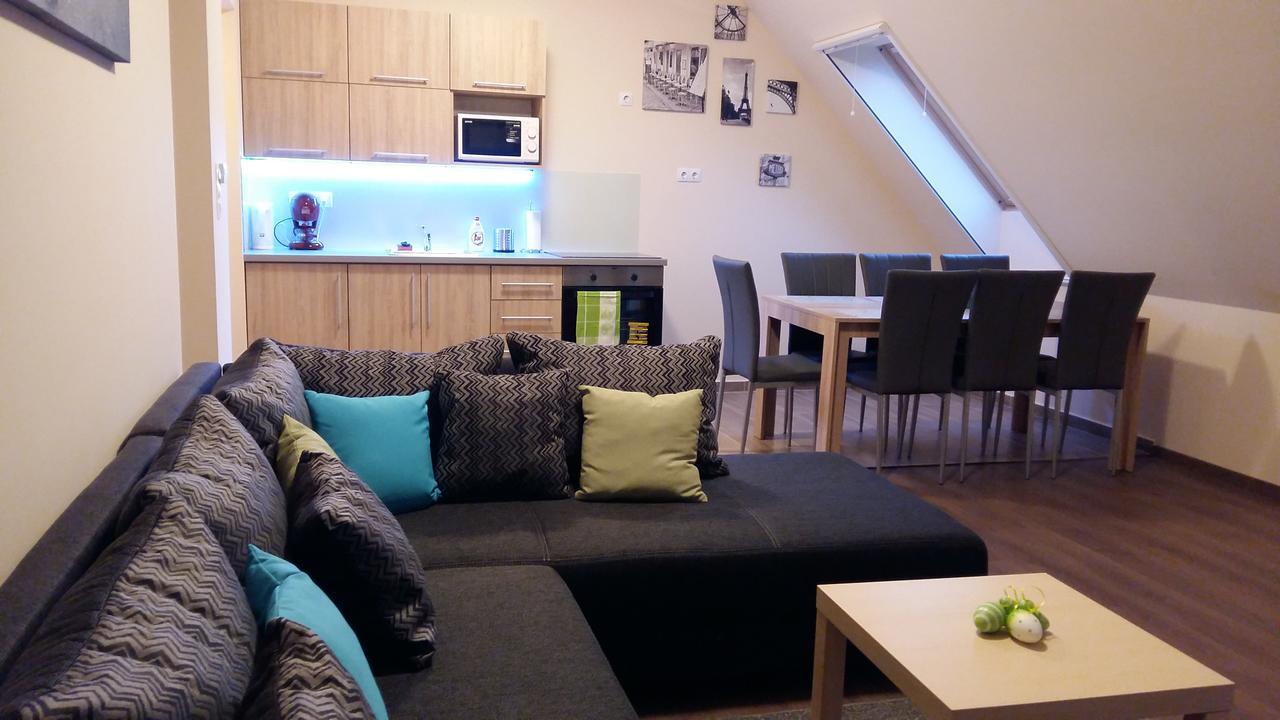 Tahiti Apartman Hajduszoboszlo Exterior foto