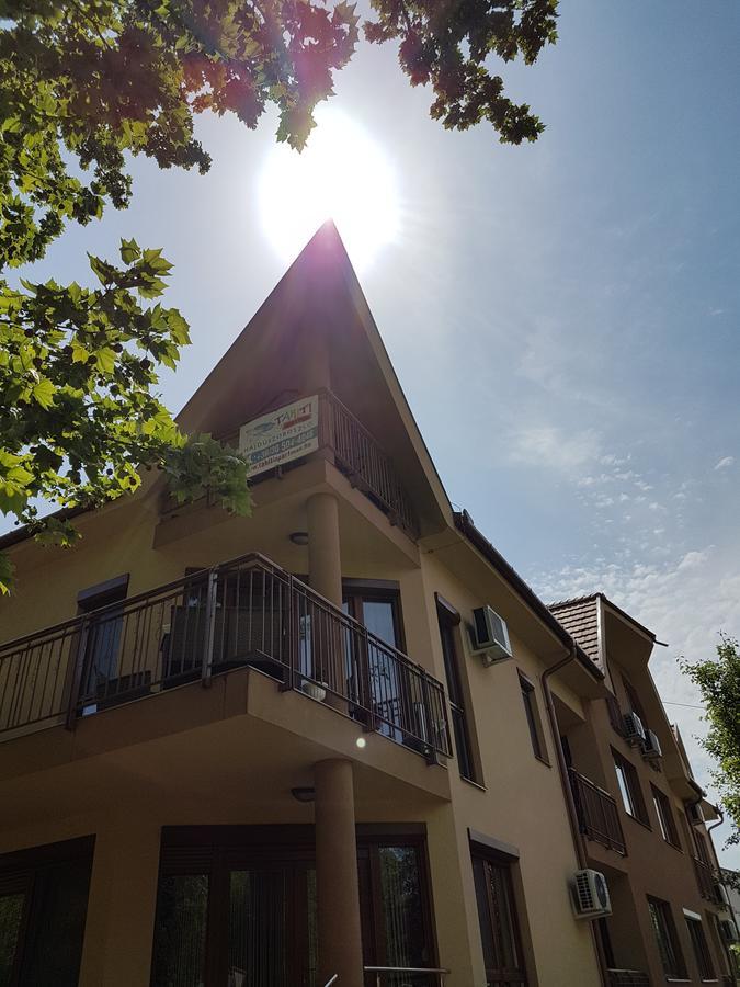 Tahiti Apartman Hajduszoboszlo Exterior foto