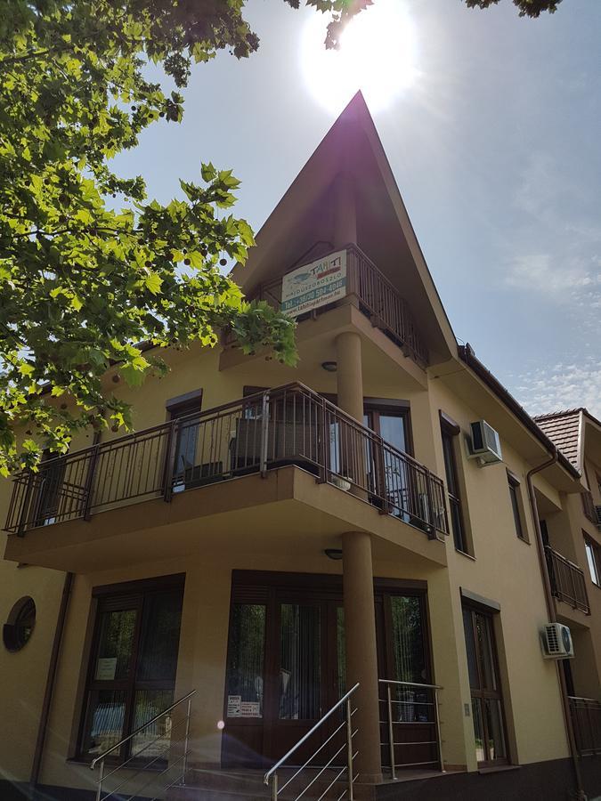 Tahiti Apartman Hajduszoboszlo Exterior foto